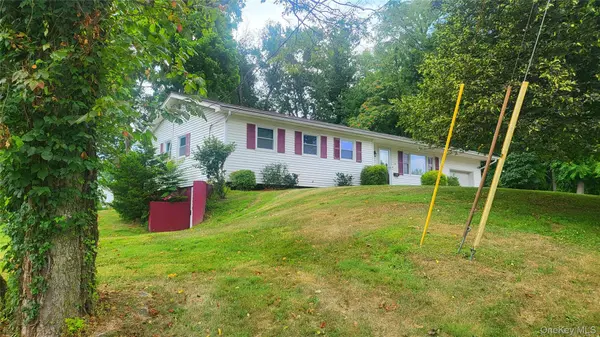 12 High Ridge RD, Poughkeepsie, NY 12603