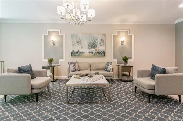 100 Diplomat DR #2B, Mount Kisco, NY 10549