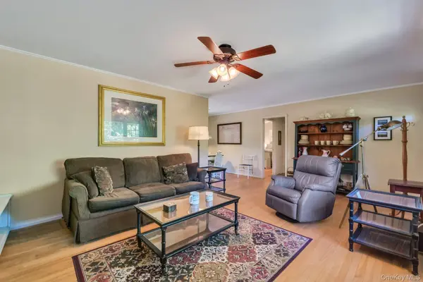 64 Cove Hollow RD, East Hampton, NY 11937