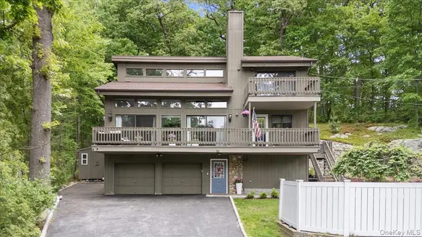 549 Westbrook DR, Cortlandt Manor, NY 10567