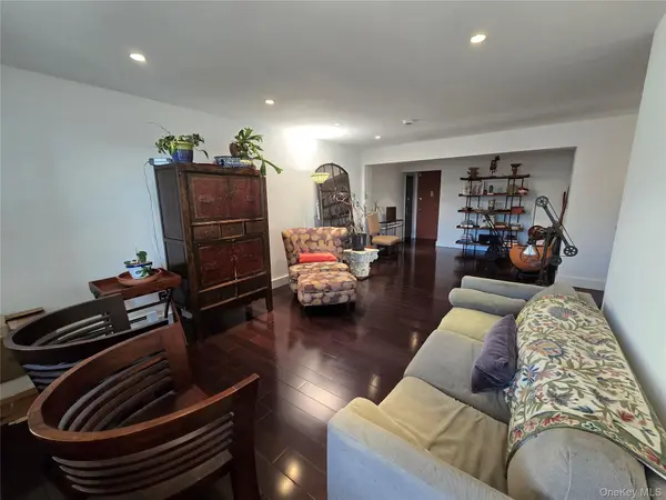 210 E Broadway #1H, Long Beach, NY 11561