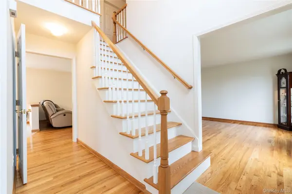 46 Wildflower RDG, Poughkeepsie, NY 12603