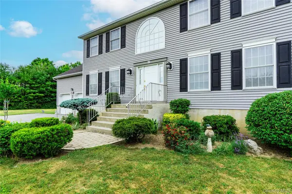 46 Wildflower RDG, Poughkeepsie, NY 12603