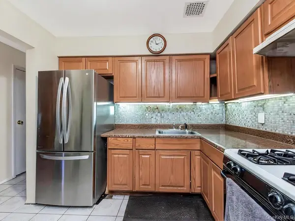 3683 Boller AVE, Bronx, NY 10466