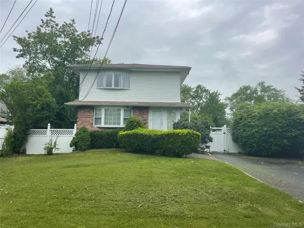 19 Oak ST, Deer Park, NY 11729