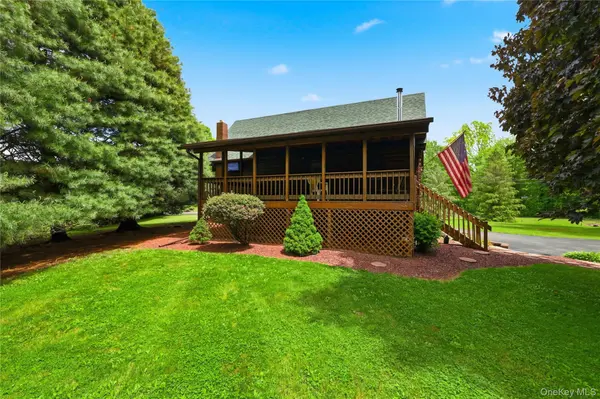 2 Linder DR, New Paltz, NY 12561