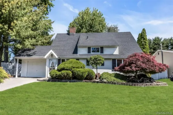 259 Willowood DR, Wantagh, NY 11793