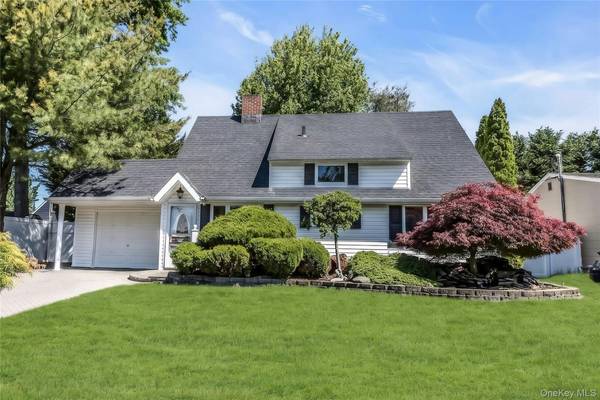 259 Willowood DR, Wantagh, NY 11793