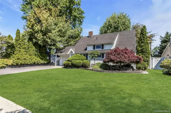 259 Willowood DR, Wantagh, NY 11793