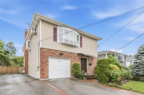 22 Wood ST, Lynbrook, NY 11563