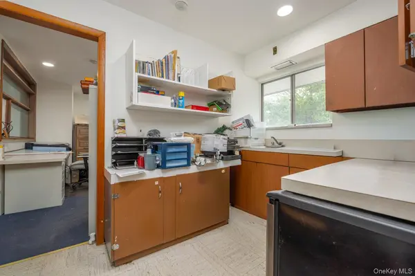 60 College AVE #1 - Upper, Nanuet, NY 10954
