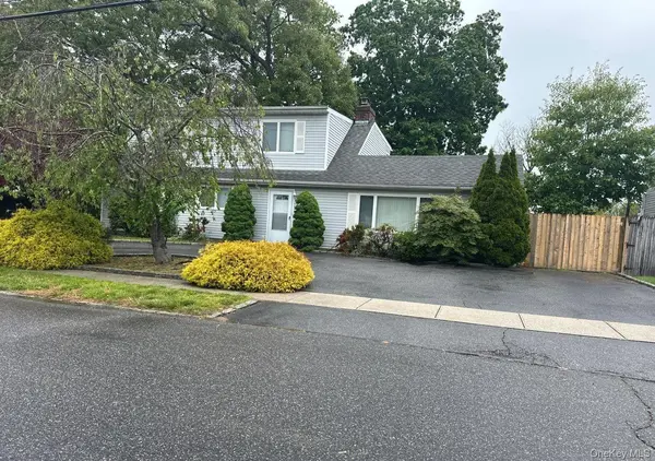 22 William ST, Copiague, NY 11726