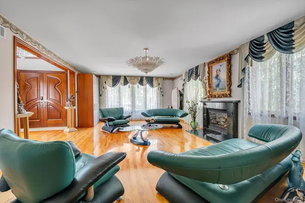 18042 Aberdeen RD, Jamaica, NY 11432