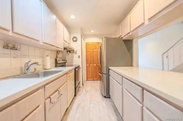 2355 Pershing BLVD #704, Baldwin, NY 11510