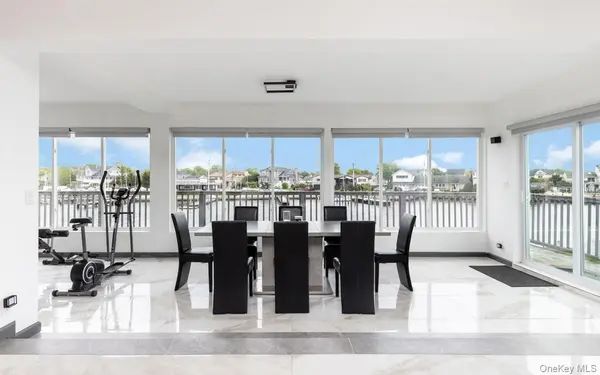 200 Clocks BLVD, Massapequa, NY 11758