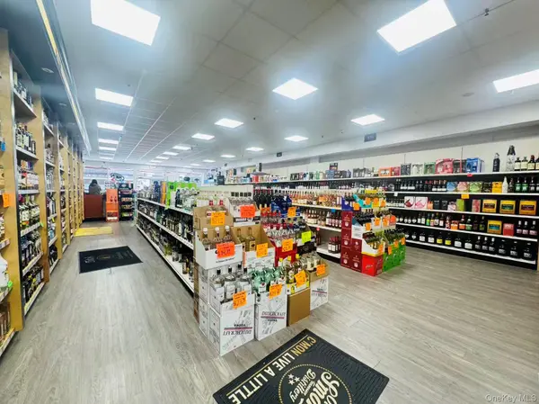 Address not disclosed, Farmingdale, NY 11735