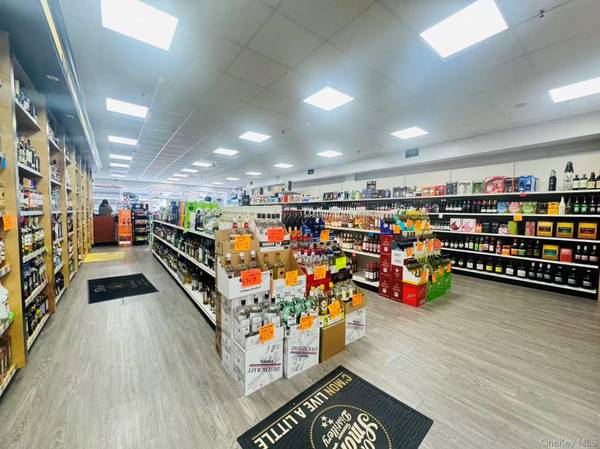 Address not disclosed, Farmingdale, NY 11735