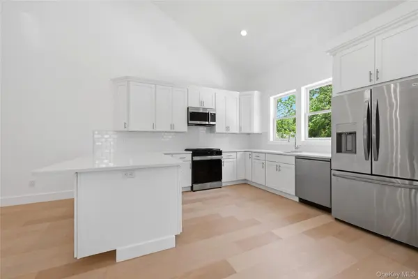 19 Montauk HWY #7, Westhampton, NY 11977