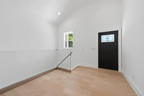19 Montauk HWY #7, Westhampton, NY 11977