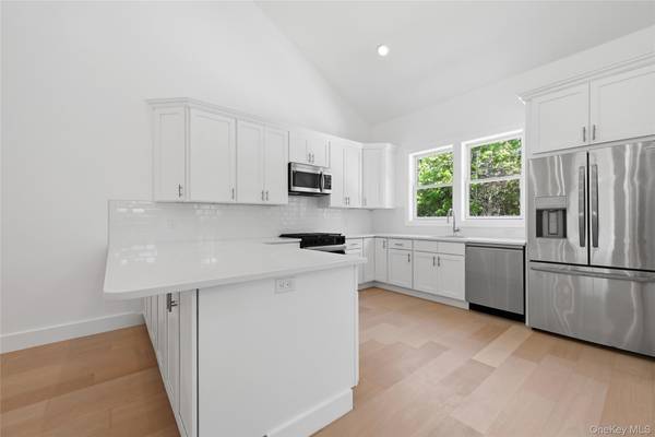 19 Montauk HWY #7, Westhampton, NY 11977