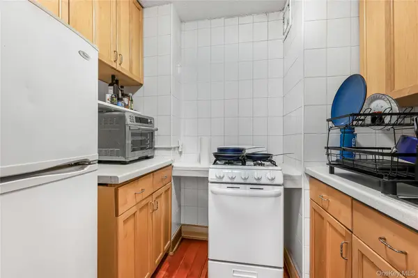 118-17 Union #15J, Forest Hills, NY 11375