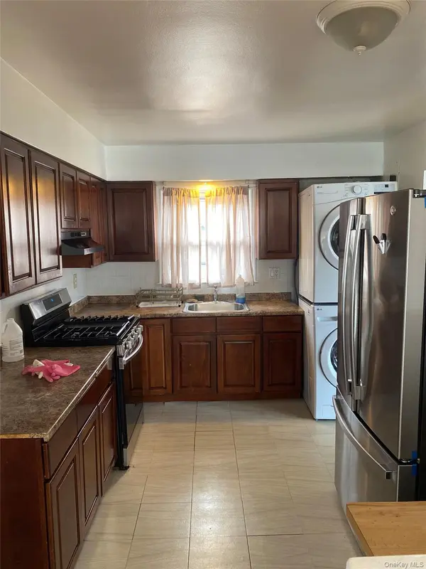 77 34 162nd ST #2, Fresh Meadows, NY 11366