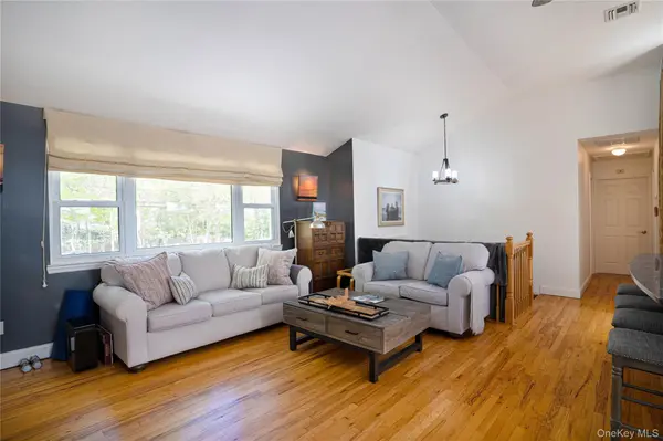 50 Runnymeade DR, East Hampton, NY 11937