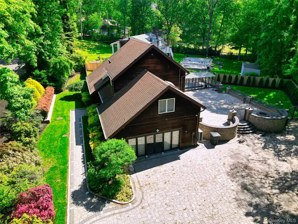 44 Warner RD, Huntington, NY 11743