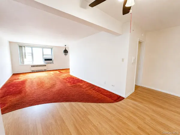 209-25 18th AVE #6D, Bayside, NY 11360