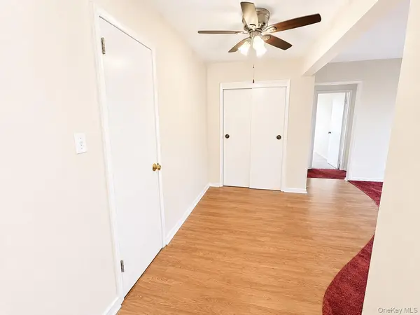 209-25 18th AVE #6D, Bayside, NY 11360