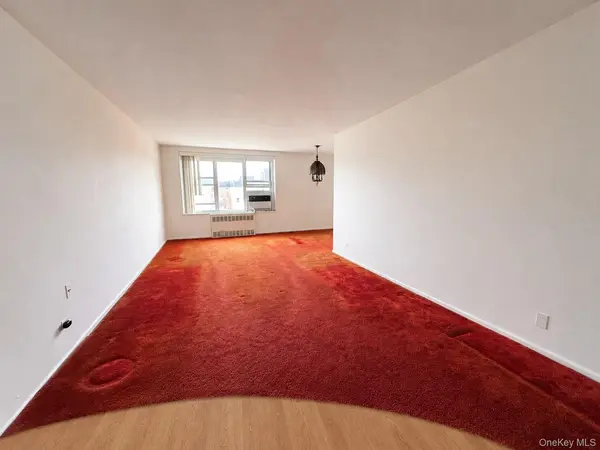 209-25 18th AVE #6D, Bayside, NY 11360