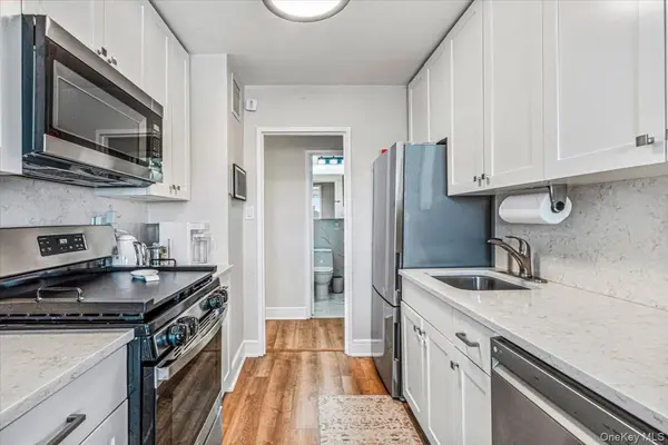 18-15 215th ST #5N, Bayside, NY 11360