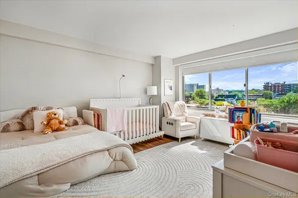 18-15 215th ST #5N, Bayside, NY 11360