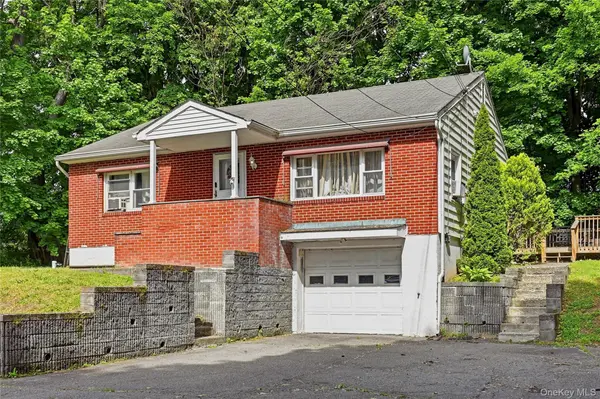 6 Riverview AVE, New Windsor, NY 12553