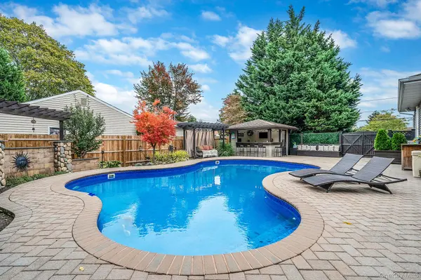 262 W 9th ST, Deer Park, NY 11729