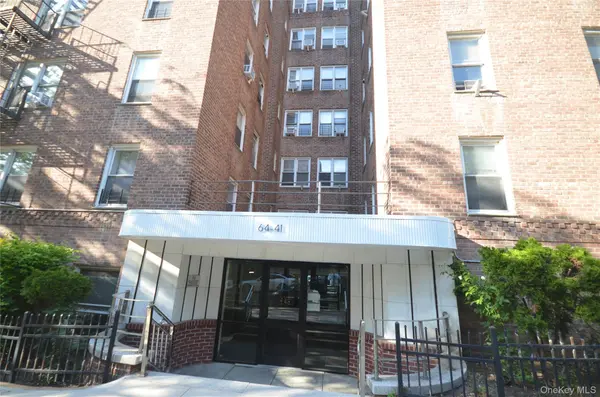 64-41 Saunders ST #604, Rego Park, NY 11374
