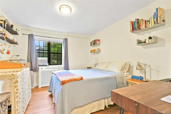 144-32 78th AVE #2G, Flushing, NY 11367