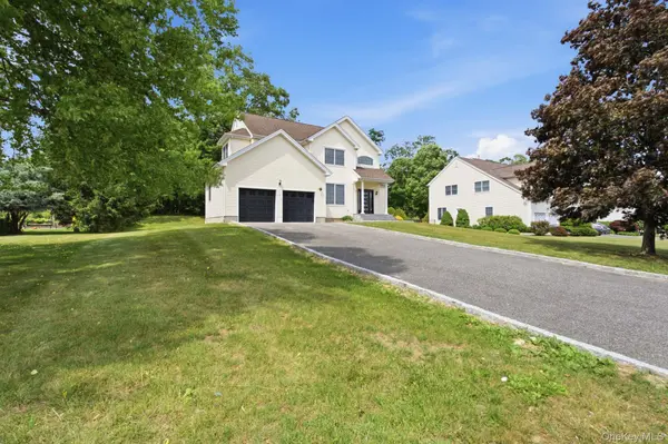 28 Hynard PL, Somers, NY 10505
