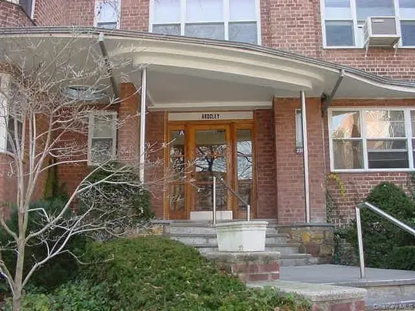 235 Garth RD #A5B, Scarsdale, NY 10583
