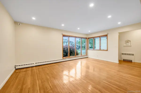 46 Patton BLVD, New Hyde Park, NY 11040