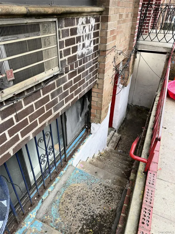 8909 170th ST, Jamaica, NY 11432
