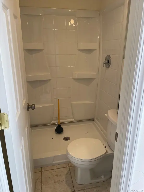 78-23 Metropolitan AVE, Middle Village, NY 11379