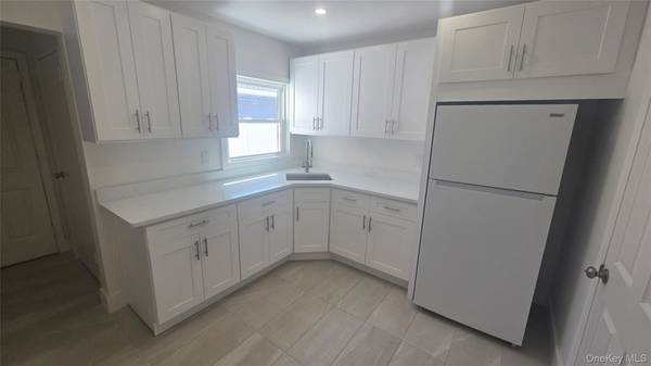 724 E Park AVE, Long Beach, NY 11561