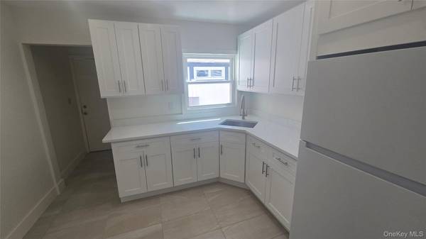 724 E Park AVE, Long Beach, NY 11561