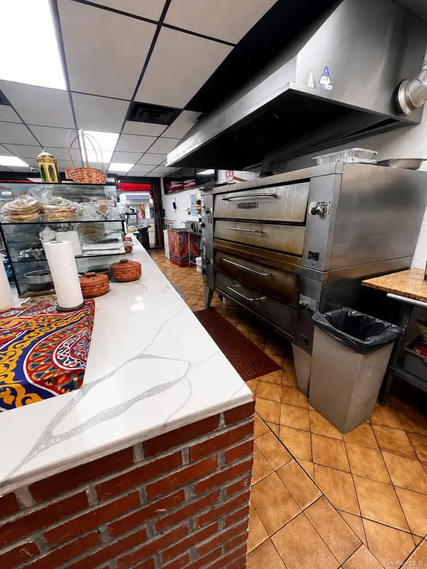 31-51 Steinway Street, Astoria, NY 11103