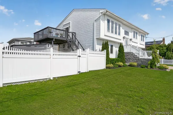 2862 Island Channel RD, Seaford, NY 11783