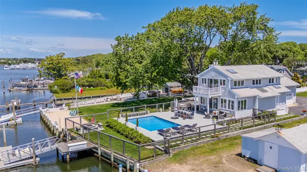 81 Beach RD, Aquebogue, NY 11901
