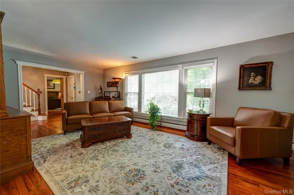 3 Thompson Hill RD, Saint James, NY 11780