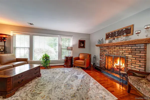 3 Thompson Hill RD, Saint James, NY 11780