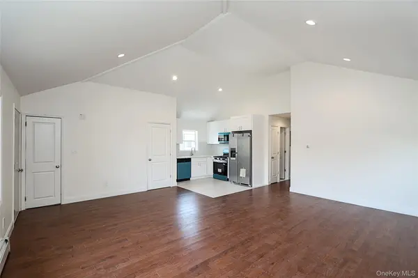 37 Lancaster PL, Hempstead, NY 11550